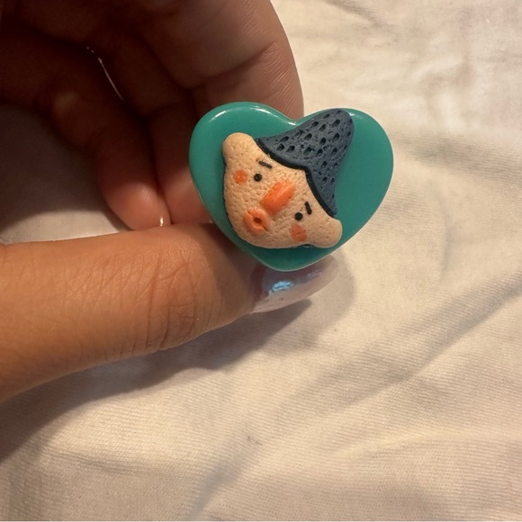 Teal Acrylic Heart Shaped Face Statement Ring Size 6 - Picture 4 of 4